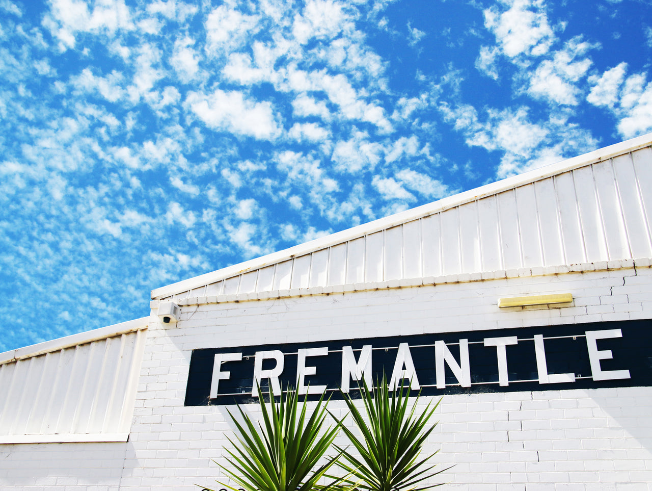 *NEW* Fremantle Sign with Clouds